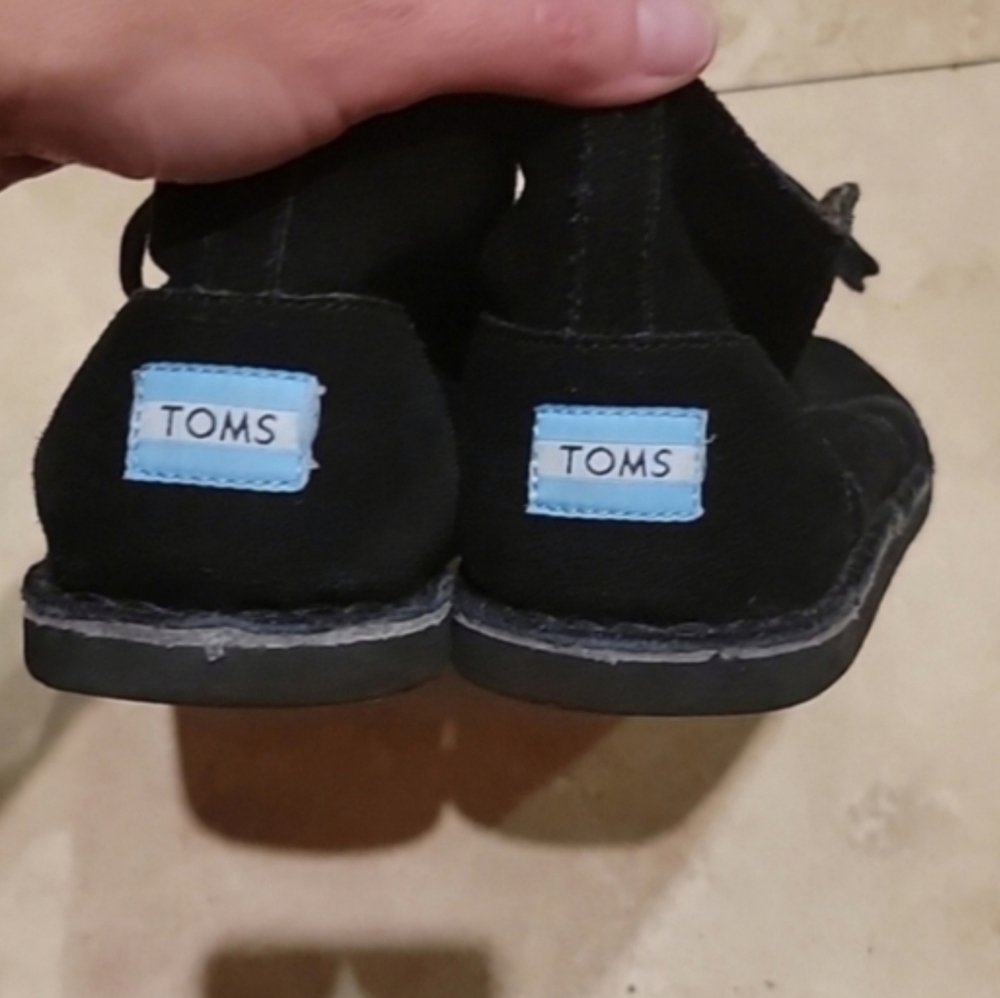 TOMS Black Casual Footwear